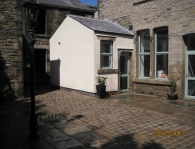 RECLAIMED STABLE NATURAL STONE FLAGS AND COBBLES DARWIN