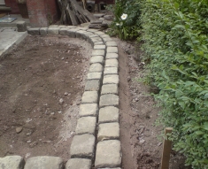 RECLAIMED YORKSTONE FLAGS WITH OLD RECLAIMED NATURAL COBBLE SETTS (2)