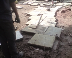 RECLAIMED YORKSTONE FLAGS WITH OLD RECLAIMED NATURAL COBBLE SETTS (5)